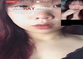 Poster of Em teen xinh đẹp khoe lồn trên mạng